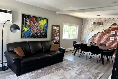 Image de Stylish 3br Home • 5–10min to Top Boston Attractions