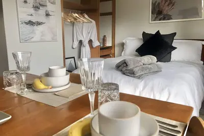 Image de Vegan Homestay- Small Double Room w Shared Bathroom
