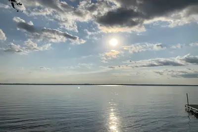 Image de Beautiful home in a great location between Lake Bemidji and Paul Bunyan trail.