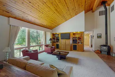 Image de Secluded home near Yosemite & Bass Lake with private hot tub & mountain views