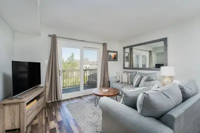 Image de 1845 - Shades by the Sea, Beautifully appointed Corolla condo with direct beach access!