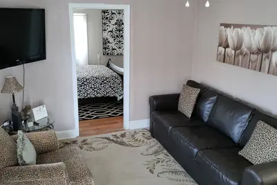 Image de Historic Charm With Modern Comforts & Parking Near Oceanfront and Rivers Casino