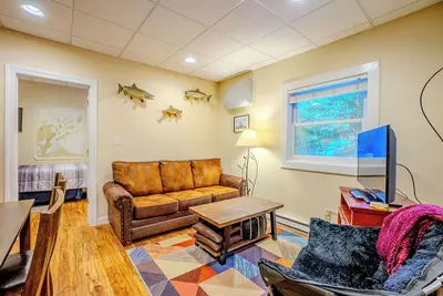 Image de Hidden Gem, 3 Bed Cozy Condo - Dogs Welcomed - 1 block from marina