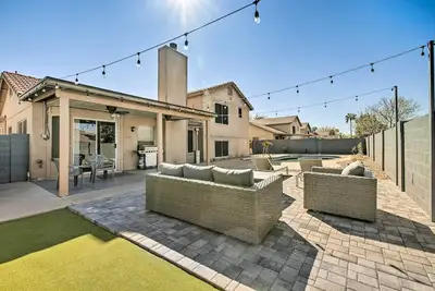 Gilbert Home w/ Private Pool & Putting Green!