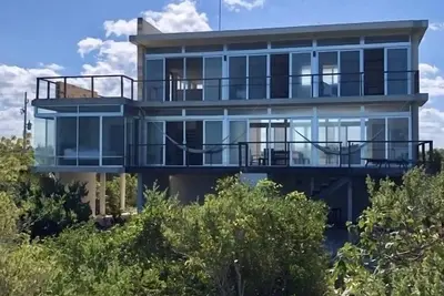 Image de Ocean Villa. 100feet from beach and private