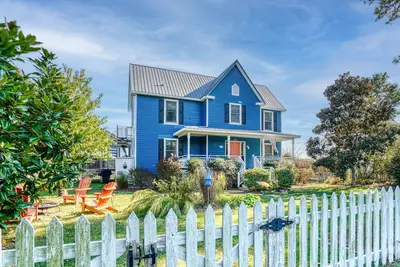 Image de Egret's Cove | Bayfront Oyster Bay Retreat w/ Hot Tub, Screened Porch, Dock & Fenced Yard for Pets
