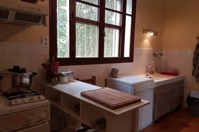 Image de Grand Mas Au Pied De La Sorgue Avec Jardin Piscine