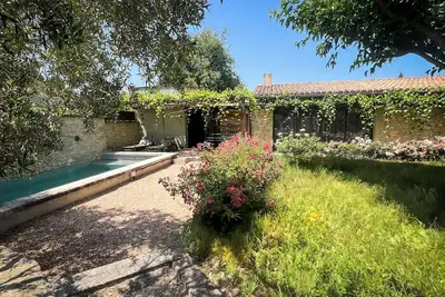 Image de Gîte tout confort - jardin et piscine chauffée