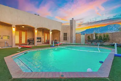 Image de Windmill Vista - 8 Bedroom Pool Home between Palm Springs and Joshua Tree