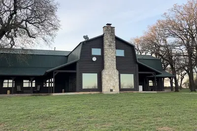 Image de Rural western cabin- just 5 mins from exciting Stephenville!