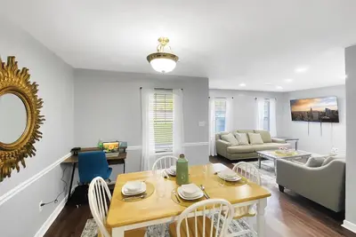 Image de New! Renovated Home - 10 Min to Augusta Downtown!