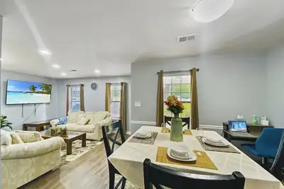 Image de New! Luxe Cottage w/ Fireplace < 10 Mi to Augusta