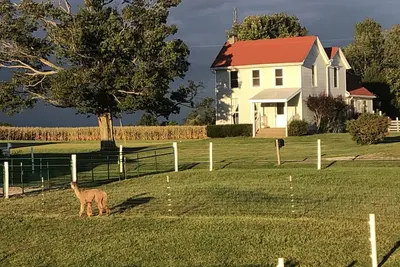 Image de Farmhouse Getaway \nLocated between boat ramps and 20 minutes to Miami.