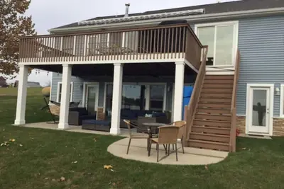 Image de Lakefront 5 bedroom home on beautiful Lake Diane-Camden, Michigan Sleeps 15