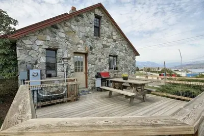 Chelan Vineyard Stone House