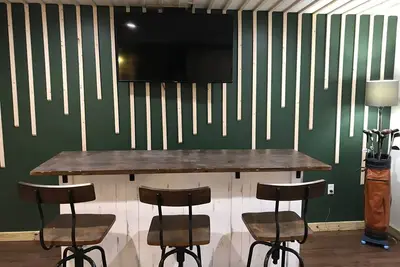 Image de 1. 9 Mile Walk to the Augusta National Clubhouse! Snazzy Basement Apartment!