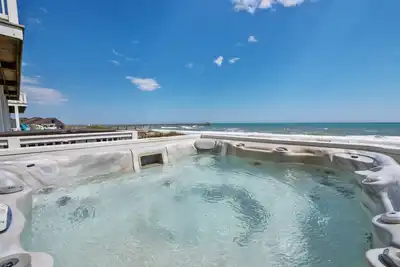 Image de Beachfront • Pvt Hot Tub & Heated Pool + Elevator