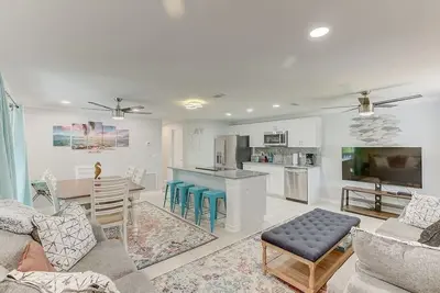 Image de *Upscale 2/2 condo with pool 6 mins from Img