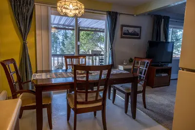 Image de This comfortable seaside home is surrounded by the breathtaking views