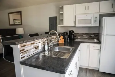Image de Vance Towers Studio Rental in Downtown Sitka