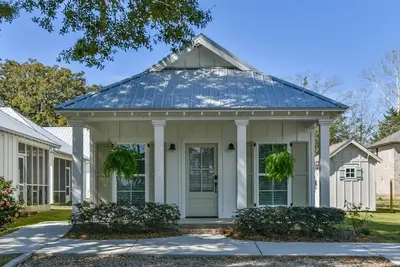 Image de Rare Cottage in Heart of Downtown Daphne!