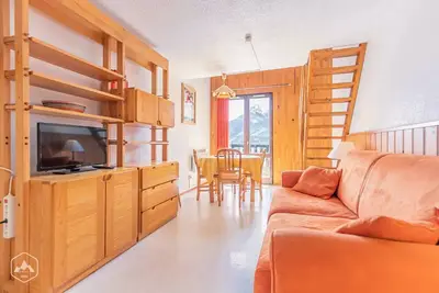 Image de Appartement vintage-chic avec belle vue sur les montagnes.