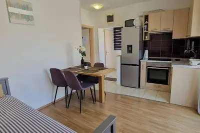 Image de Sea-View Apartment - Sleeps 4, Parking & Balcony