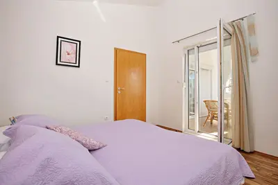 Image de Appartement de deux chambres avec la terrasse Rogoznica (A-19367-b)