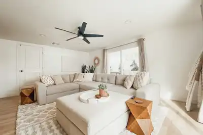 Modern 5-Bedroom, Centrally-Located Phx Desert Oasis with Pool