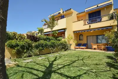 Bungalow Bahia Meloneras, avec vue sur la mer, piscine, jardin et Wi-Fi.
