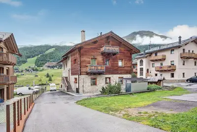 Image de Appartement \"Mele Baitel li Pigna\", avec vue montagnes, jardin et Wi-Fi.