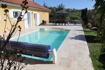 Image de Grande maison de 200m2 avec piscine chauffée de mai à septembre