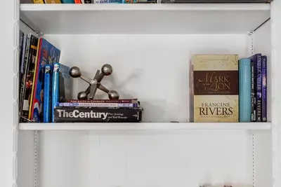 Image de Beautiful home w/easy access to anywhere in Tulsa!