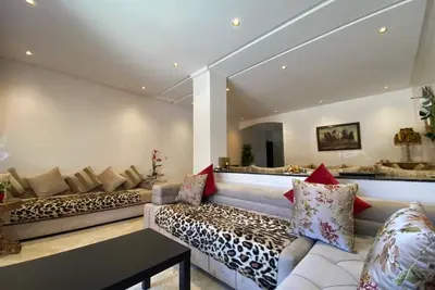 Image de Bel appartement neuf avec vue sur piscine en Rdc