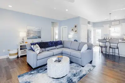 Image de Cheerful condo w/ central Ac, private washer/dryer, on-site pool