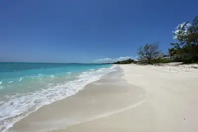 Image de Beautiful House on the beach. Come and enjoy your paradise vacation!