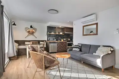 Image de Unique and Sunny Top Floor Old Quebec Gem