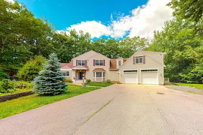 Image de House near the beach with private hot tub and game room