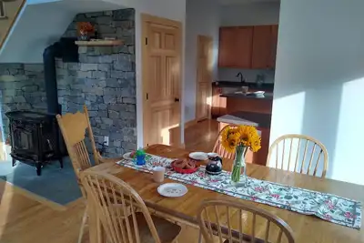 Image de Large relaxing house in 25 acres of private woods with lake access.