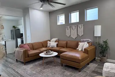 Image de Modern Nampa Retreat | 3br/2ba | Sleeps 10 | Patio + Bbq | Near Boise