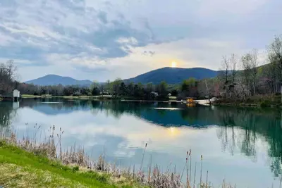 Image de Beautiful Mountain Getaway• 5Bd, Wineries, Breweries, Golk, Hiking, New Arcade!
