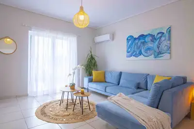 Image de Relaxing beach home next to sparkling waters