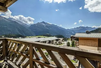 Image de Bel appartement en étage avec vue dégagée.