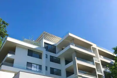 Image de lovely 1 bedroom w/ pool steps from the beach