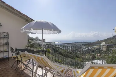 Image de Merveilleuse maison de vacances avec climatisation, Wifi, patio, animaux admis et parking