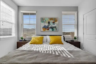 Image de 4k TVs ★Cali King Bed | Fast WiFi | Near Hospital