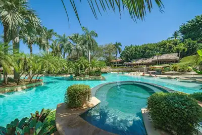 Image de Matapalo 201 Directly Across the Street from Tamarindo Beach! !