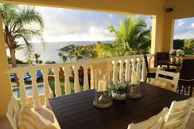 Image de Luxury Home, Spectacular Ocean Views, Sensational Decor w/ Generator (53)