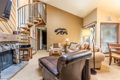 Image de West Keystone Condo w/ Quiet Location and Wrap Around Porch, Mins to Shuttle!