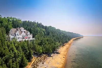 Image de Picturesque Lake Michigan Shoreline Estate with 400' of private sandy beach!
